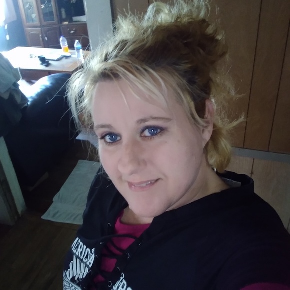 Meet your Posher, Tabitha - Picture 1 of 1